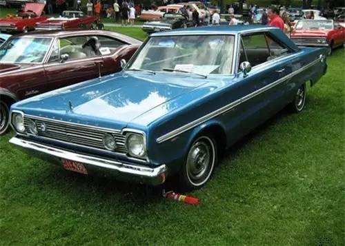 1962年普利茅斯复仇女神(plymouth sport fury