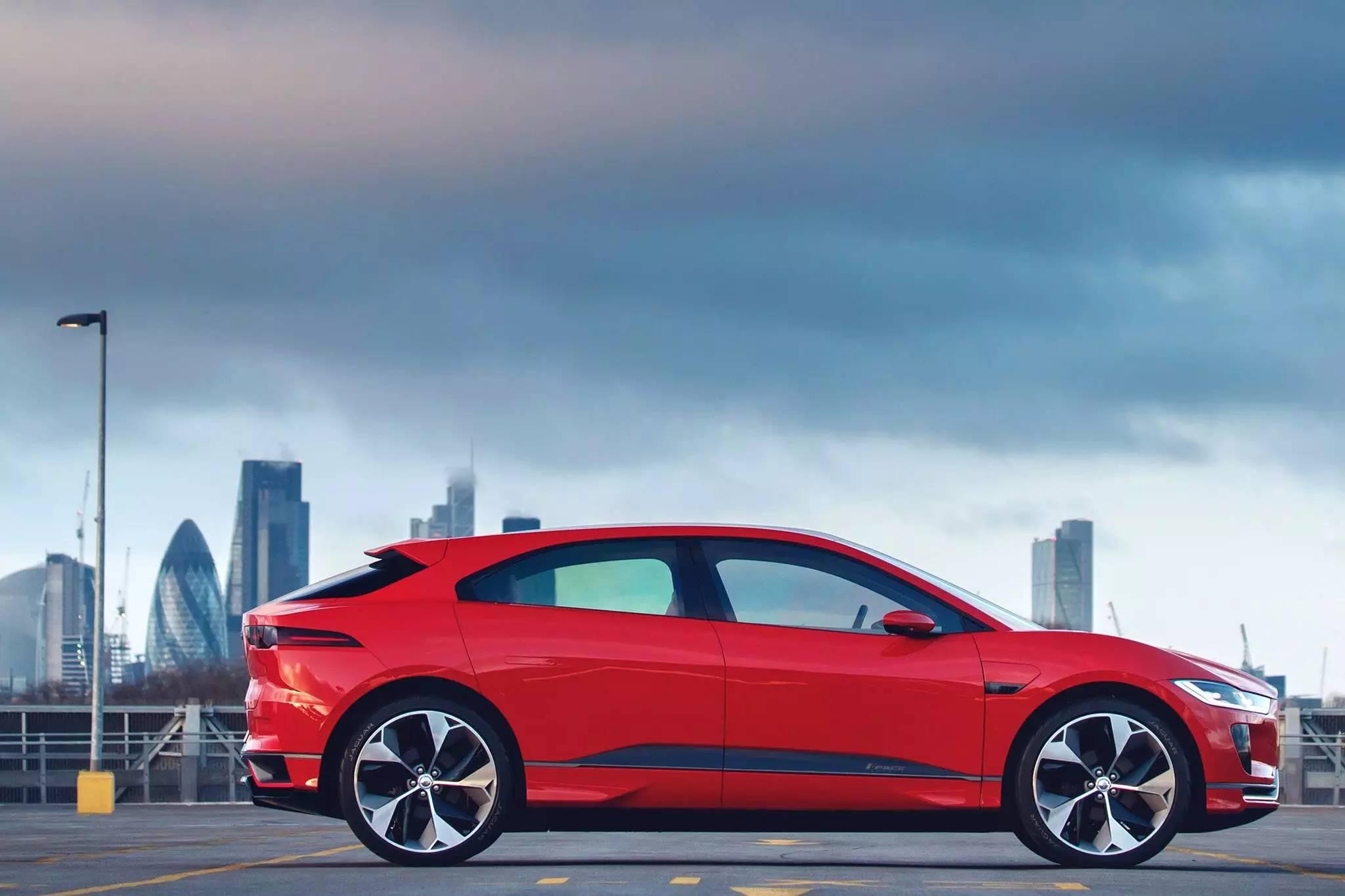 【专访捷豹 I-pace首席外观设计创意总监】JSFamily-易起说-易车网