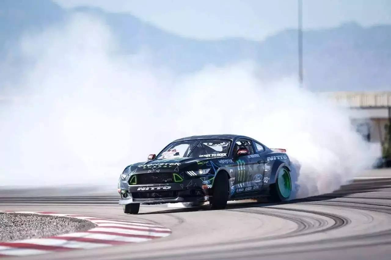 【图文】漂移与甩尾之间,只差一把轮!