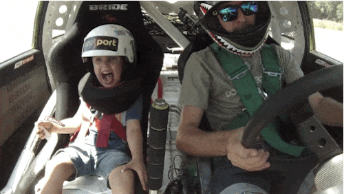 从3年前开始制作father and son drifting视频,而且每年一更,似乎已经