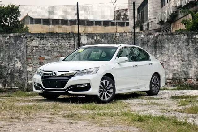 毕业十年20万雅阁、凯美瑞,君威、迈腾买谁?阿