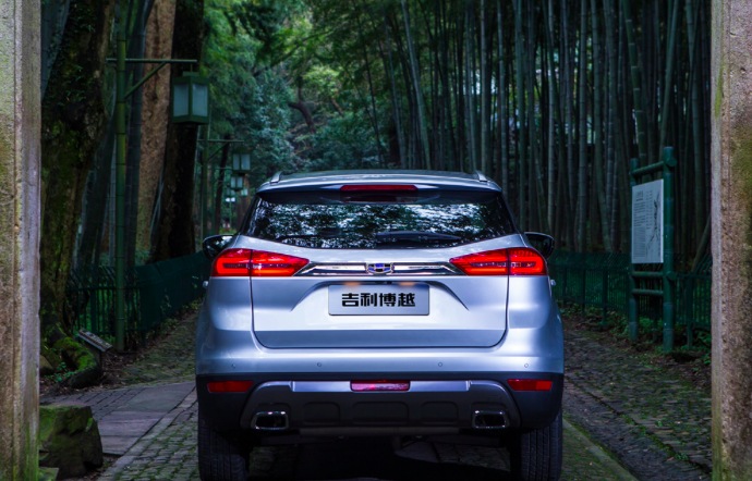 吉利汽车_吉利汽车销售收入(3)