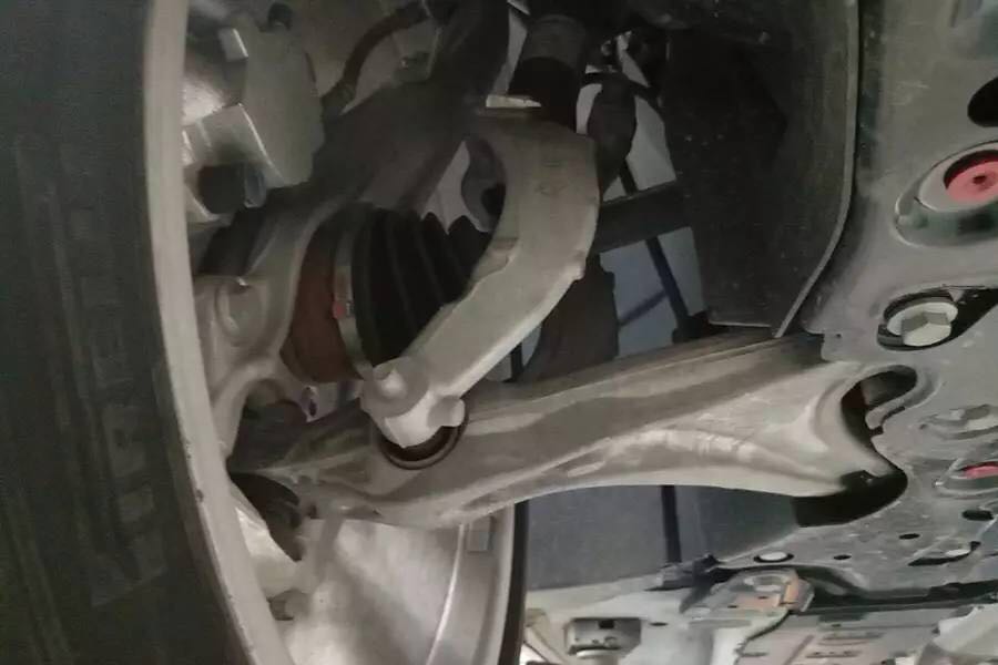 大量铝合金,国产S90L底盘解析!大飙车-易起说