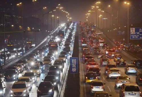 500万野生司机假装会在北京开车野生车评-易起