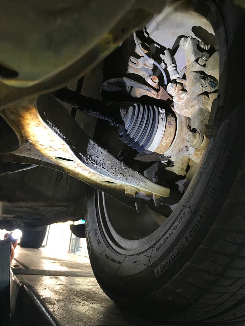 受尽百般折磨的思域 看哭了鉴定师_二手车评估