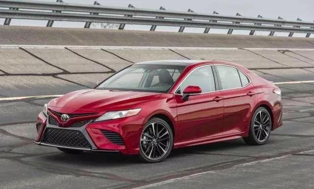 激进又暴躁 全新18款凯美瑞漂亮得不像B级车