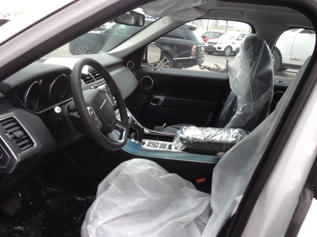 2017进口路虎揽胜运动休闲化城市化设计理念