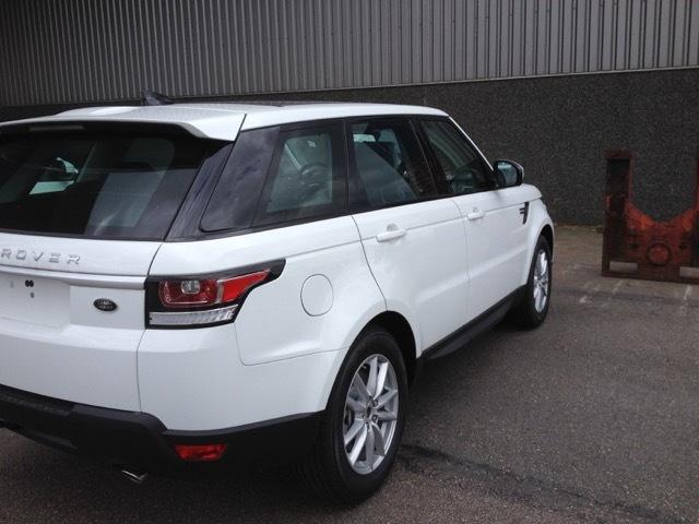 2017进口路虎揽胜运动休闲化城市化设计理念