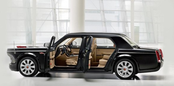 胖哥汽车频道的易车号,为您分享红色豪华?新