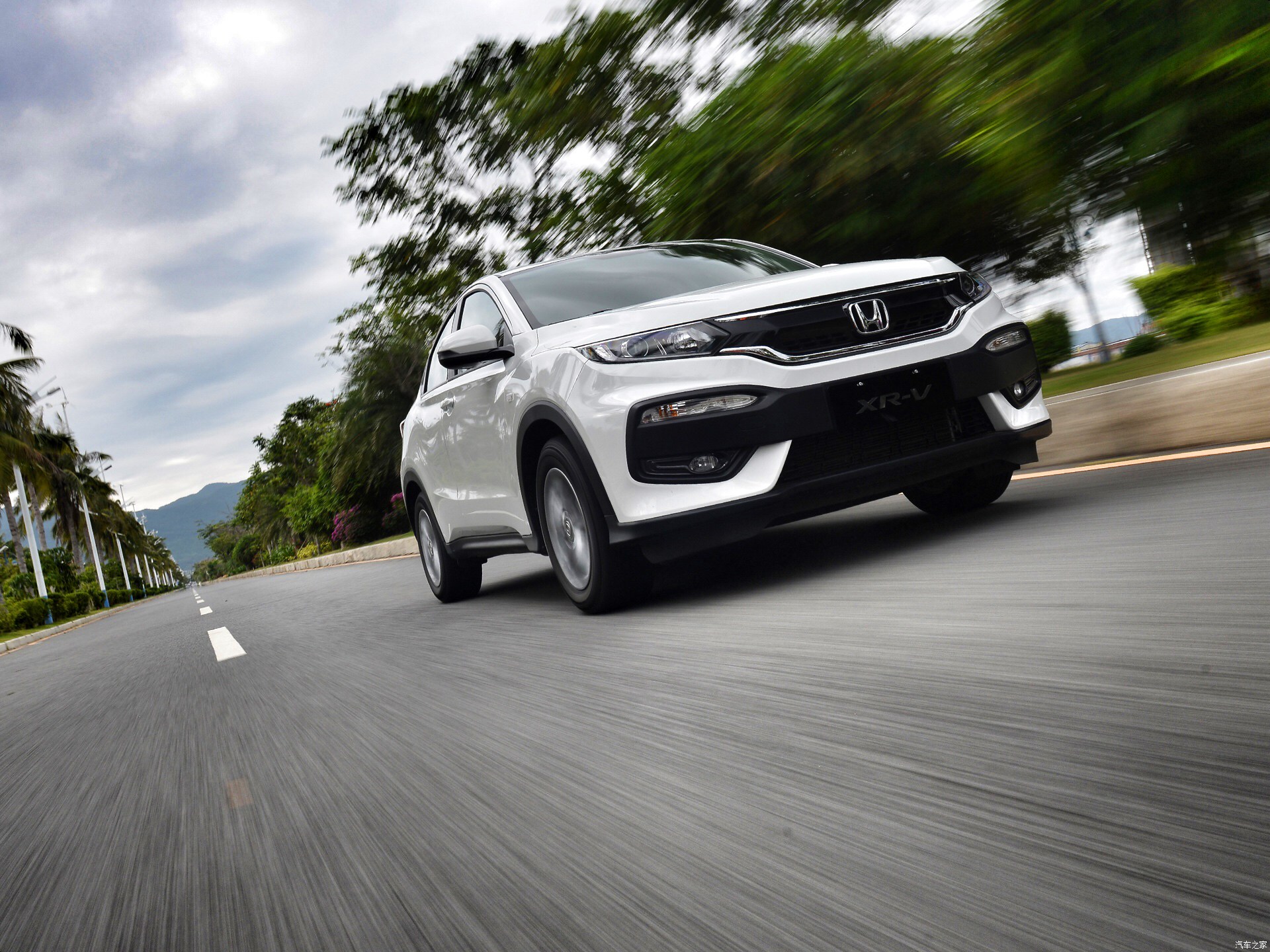 只有更好 I 动态试驾日产劲客Vs本田XRV_达哥微评_易车号-易车网