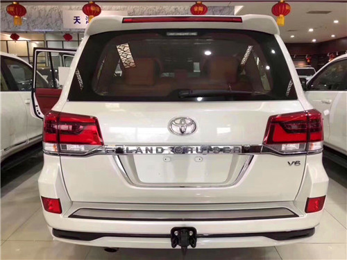 的易车号,为您分享18款丰田酷路泽4000个性化