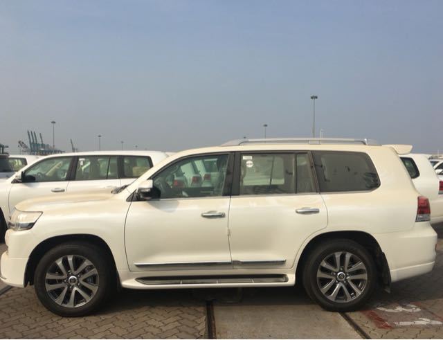 丰田酷路泽5700v8报价_兰德酷路泽5700vxs顶配_丰田兰德酷路泽5700报价