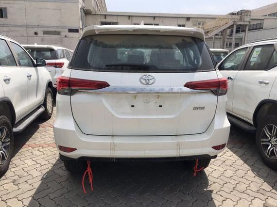 18款丰田穿越者2700车身突出强悍之劲大降价