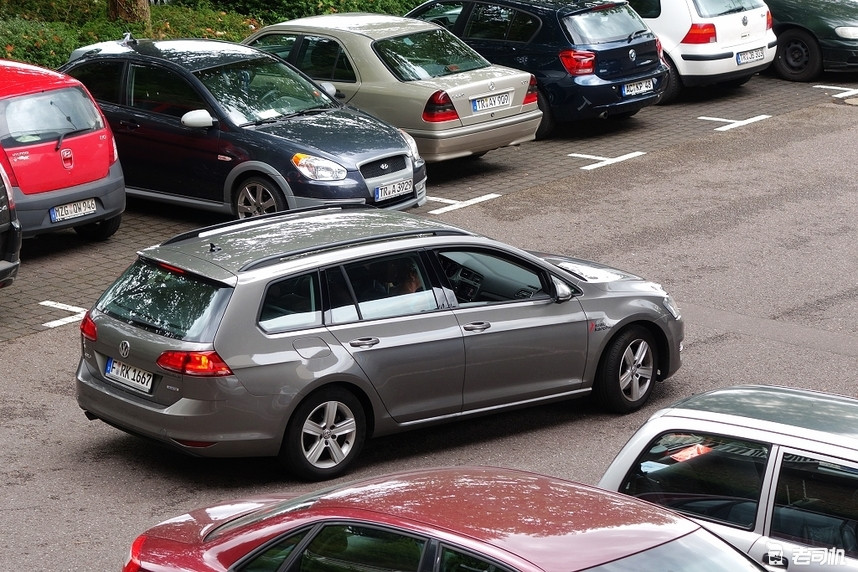 好了,基于mqb平台的mk7 golf variant小号帕萨特旅行