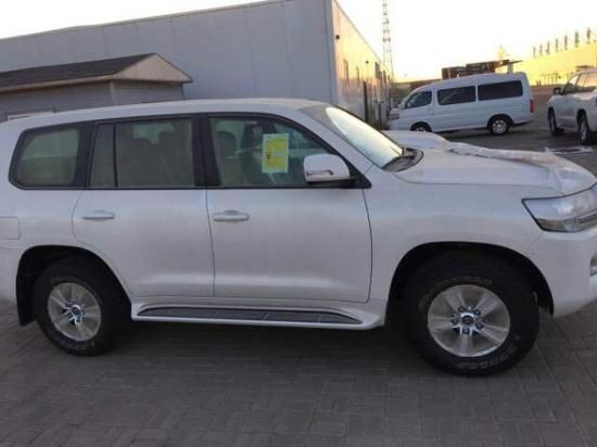 新到一批2018款丰田兰德酷路泽4000购车优惠