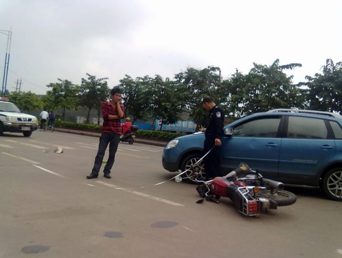 开车撞到人该怎么办?怎么做才能避免被敲诈?