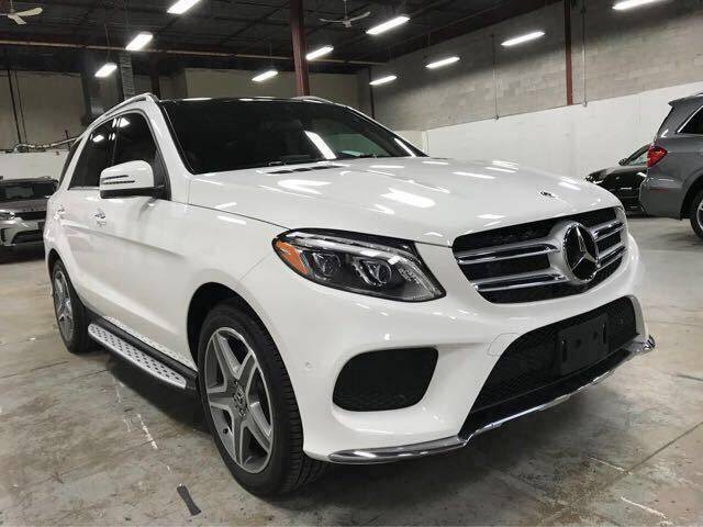 18款加版奔驰GLE400白色高配最低报价72万