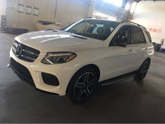 18款加版奔驰GLE400白色高配最低报价72万