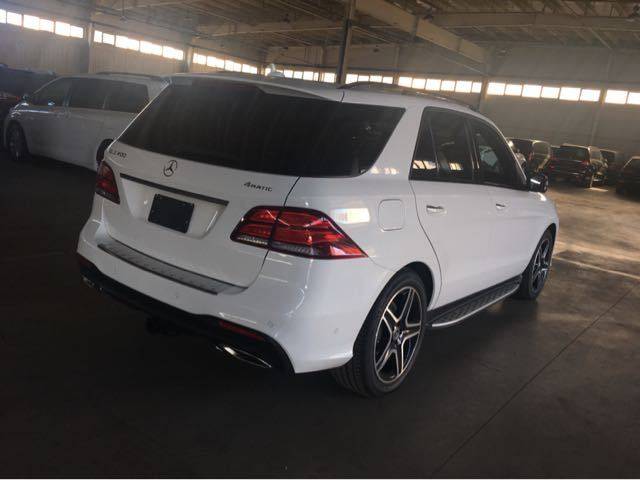 18款加版奔驰GLE400白色高配最低报价72万