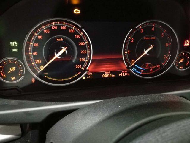 宝马在X6的身上植入了X5和6系跑车的各自优