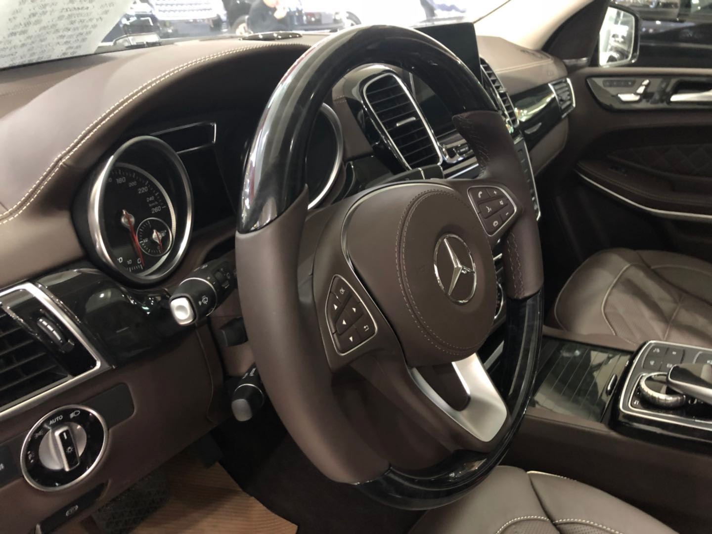 2018新款奔驰gls550秉承独到魅力瞩目问世【汽车时代
