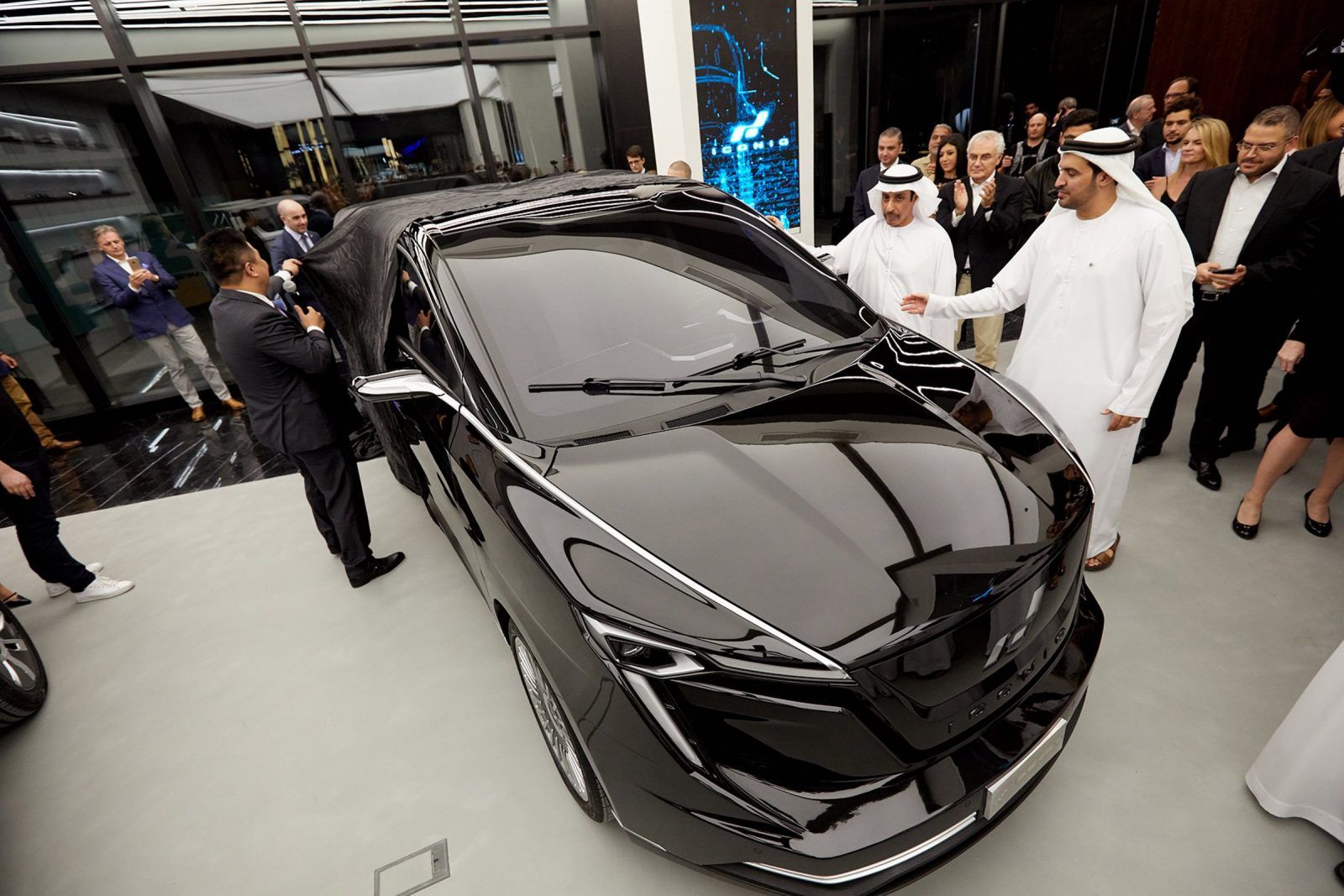 国产最壕的MPV,外观比丰田埃尔法还霸气!