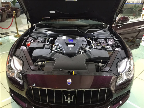 2017款美规版玛莎拉蒂四驱总裁酒红色北京现车