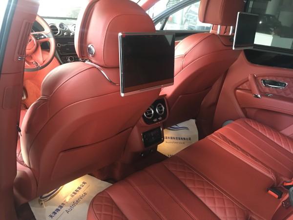 天津港18款宾利添越柴油4.0升V8车型现世 让豪车更省油！