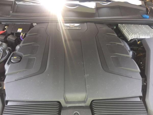 天津港18款宾利添越柴油4.0升V8车型现世 让豪车更省油！