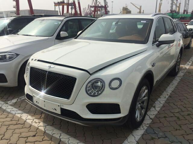 天津港18款宾利添越柴油4.0升V8车型现世 让豪车更省油！