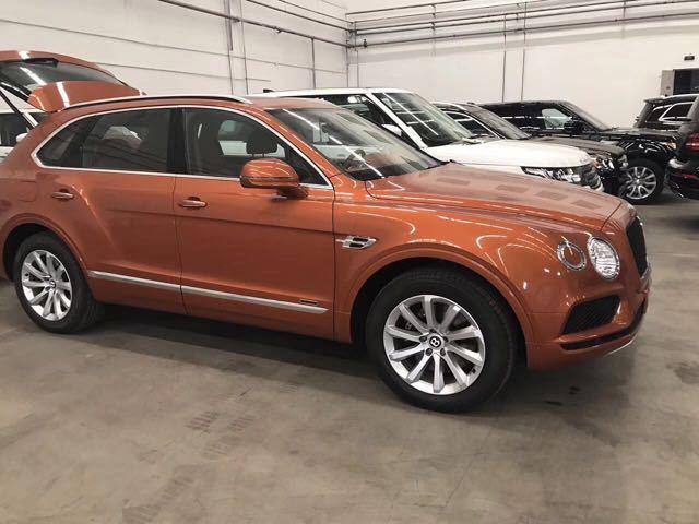 天津港18款宾利添越柴油4.0升V8车型现世 让豪车更省油！