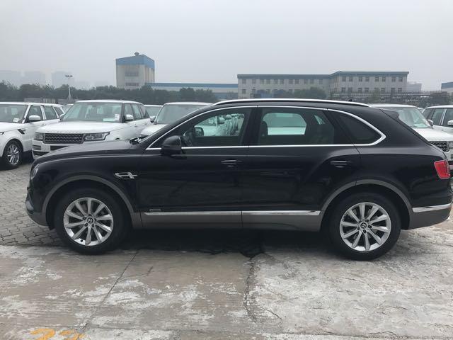 天津港18款宾利添越柴油4.0升V8车型现世 让豪车更省油！