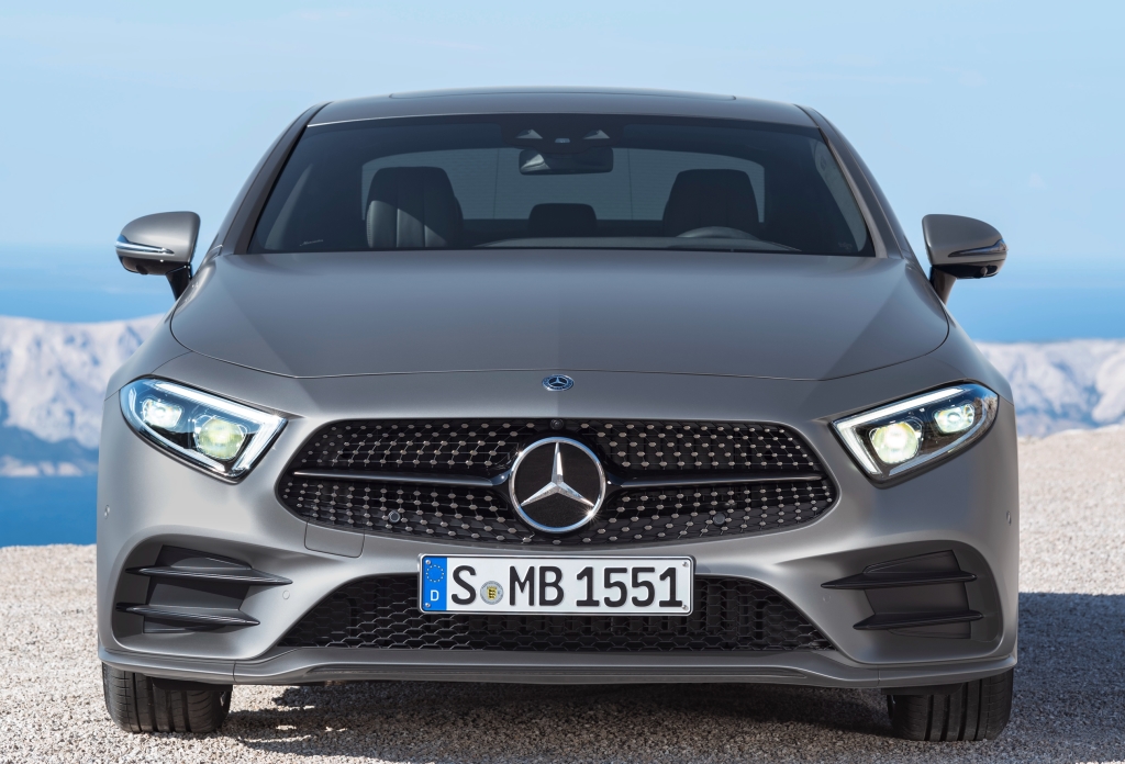 奔驰新A级发布,也开始玩套娃?