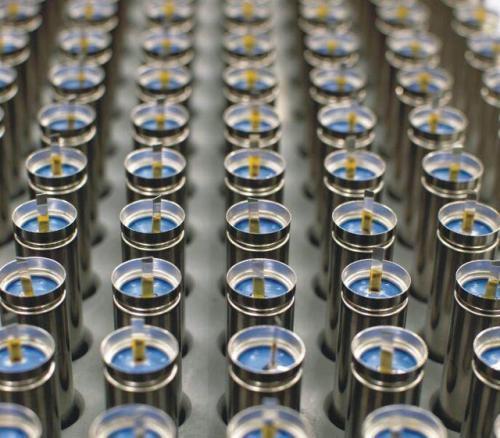 三元锂电池的NCM与NCA路线之争