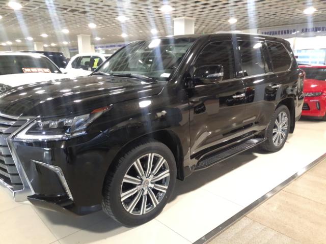 17款雷克萨斯凌志LX570平行进口加版现车天津港亮相