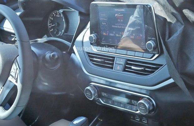 还说天籁丑，看新款天籁，前卫的不行_易车号_易车网