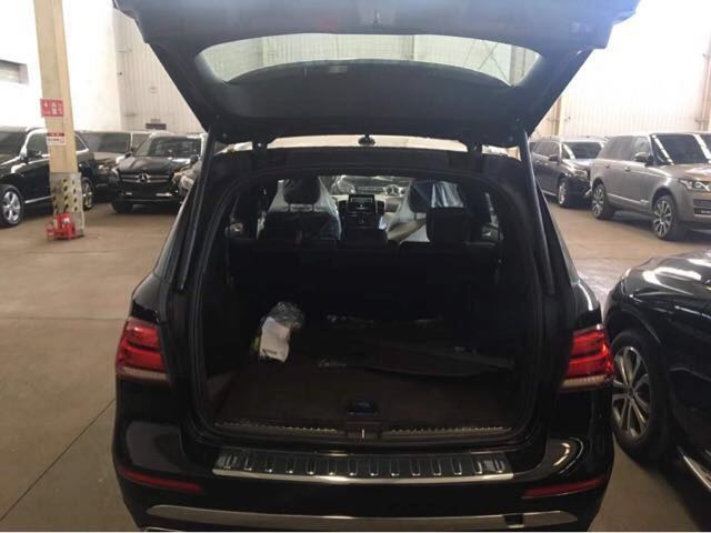 18款奔驰GLE400搭载了3.0升双涡轮增压发动机