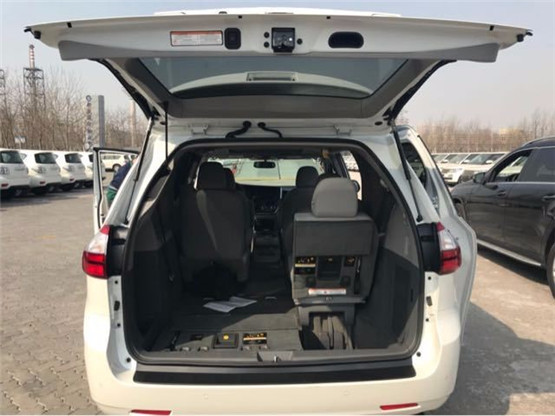 18款丰田Sienna性价比最高的顶级商务