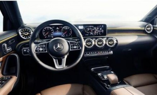 全新奔驰A级预告图豪华时尚