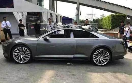 奥迪A9已到港，内饰比头等舱科幻，或140万起卖