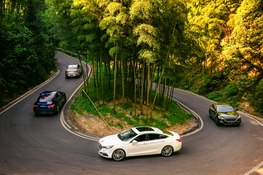 对标ABB中高级轿车 试驾红旗H5感受不一样的