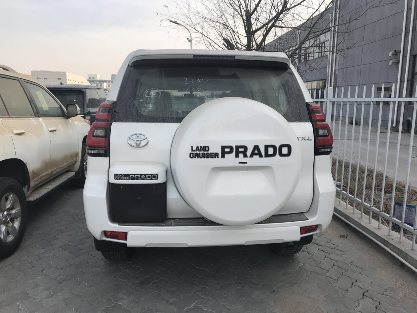 进口车丰田普拉多4.0排量150升大油箱