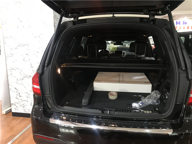 2018款奔驰GLS450原装进口现车实拍配置报价解析