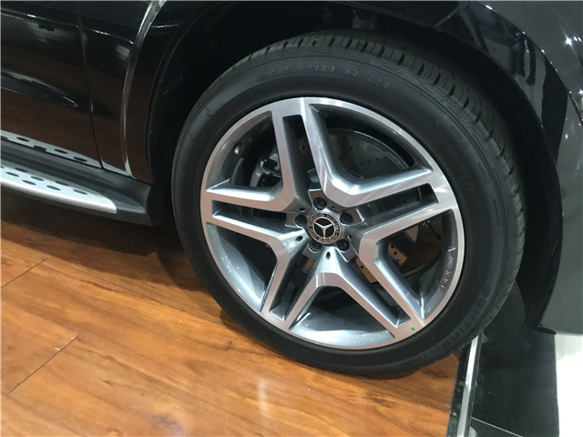 2018款奔驰GLS450原装进口现车实拍配置报价解析
