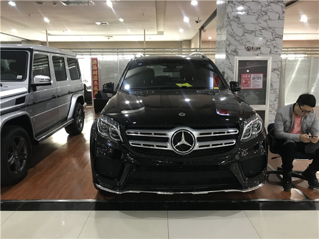 2018款奔驰GLS450原装进口现车实拍配置报价解析