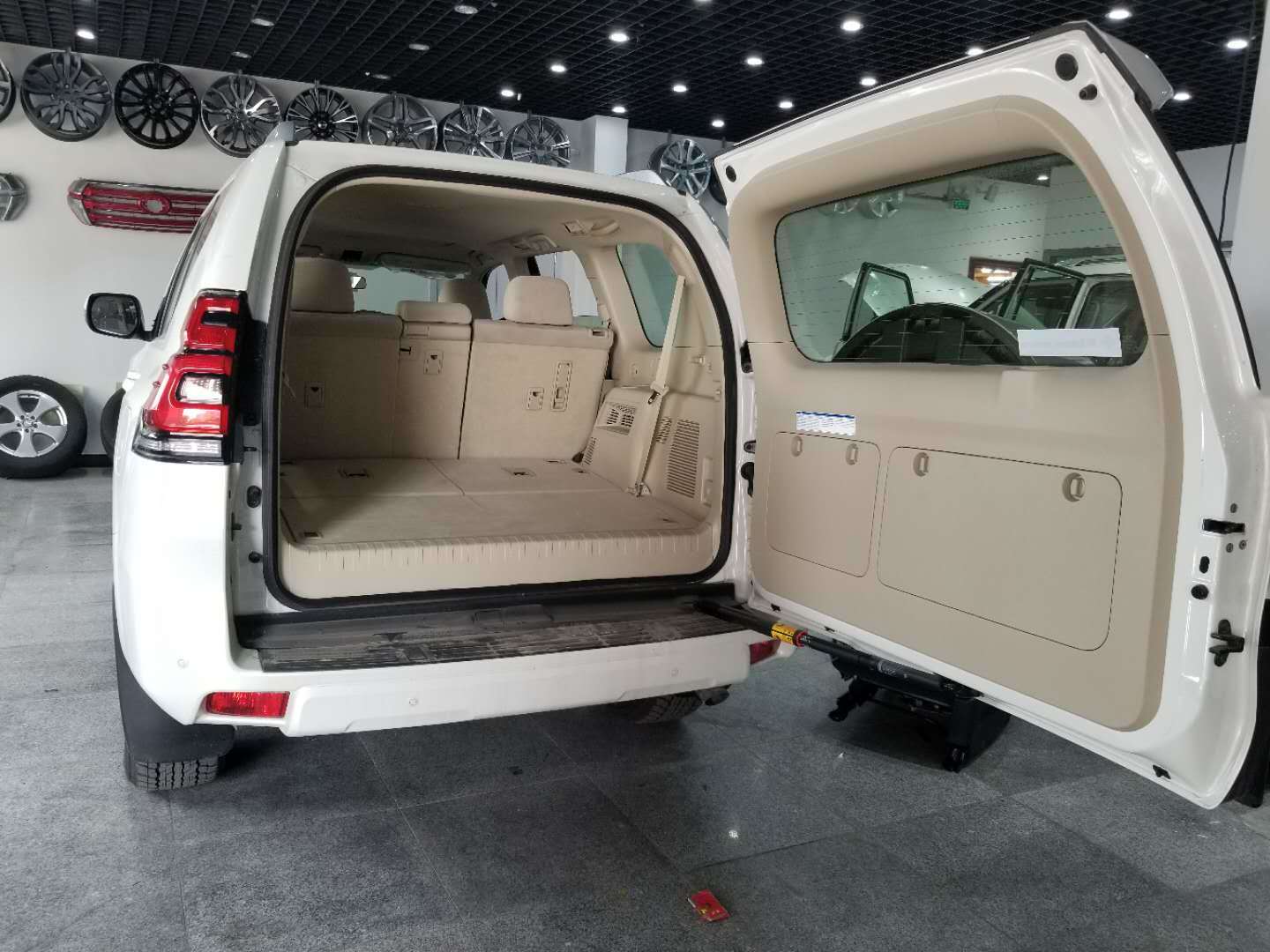 18款丰田霸道4000强悍越野