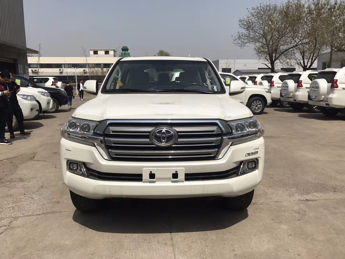 18款丰田陆巡最新消息 配置及油耗参数