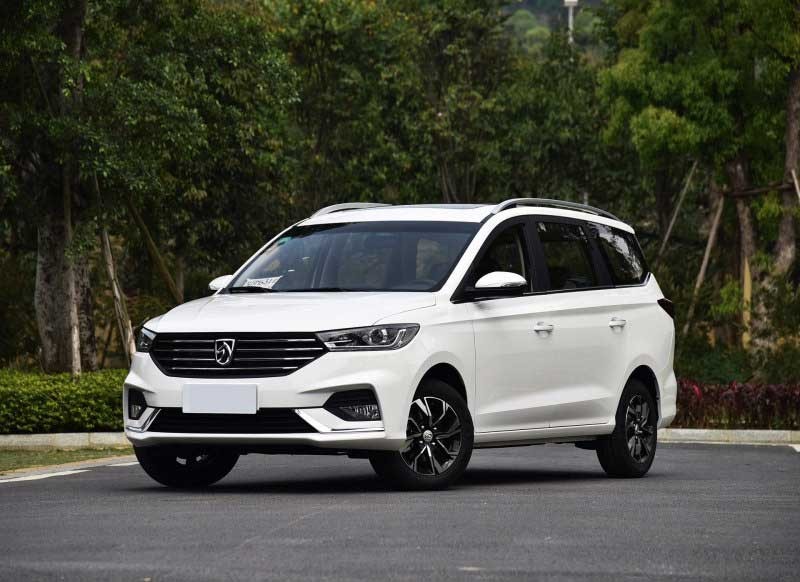 宝骏360上市 售价5.68-7.58万元\/定位6座MPV