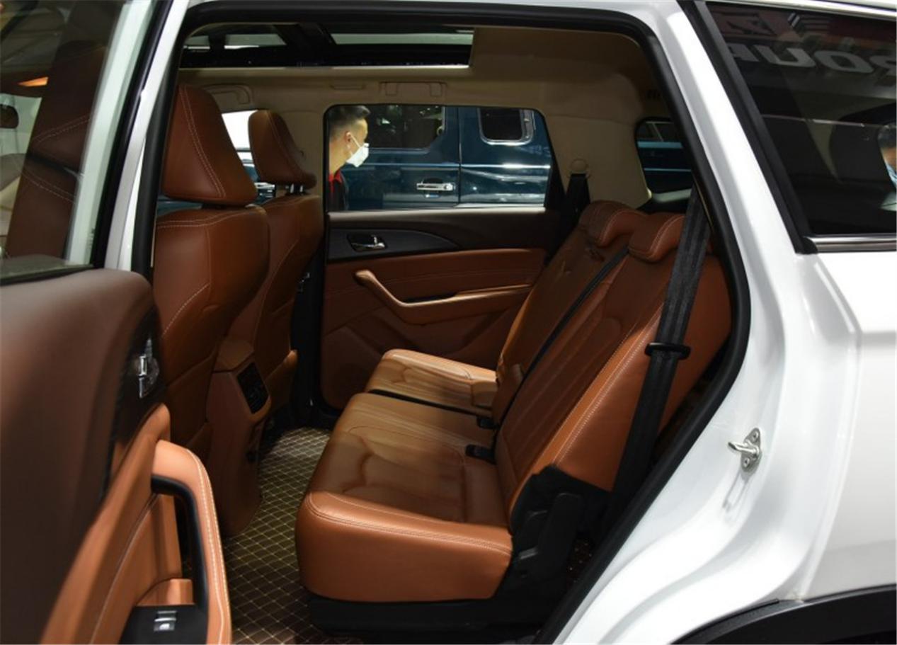 卸下猪鼻,10万起打造倒T七座车,长得却像瑞