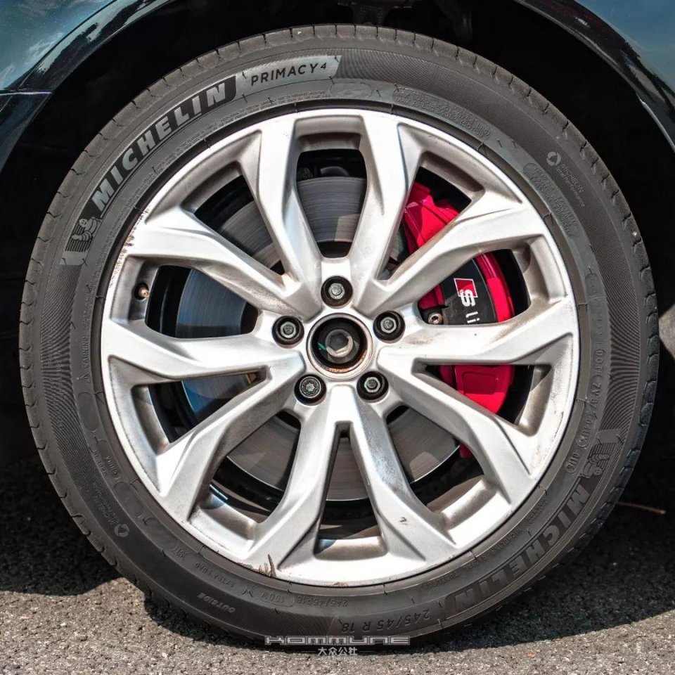 你还在雨天提心吊胆地龟速滑行?